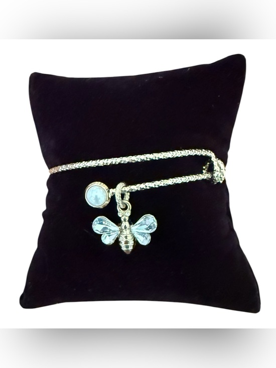 Mary Kay Jewelry - Gold Bee Charm Bracelet with Crystal Wings